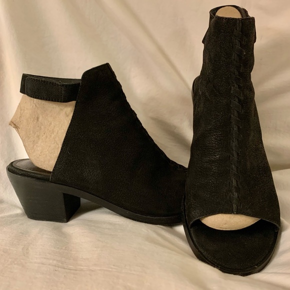 Eileen Fisher black nubuck leather 'Pagoda' block heel sandals - Picture 1 of 10